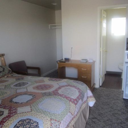 Montana Inn Near Little Big Horn Battlefield-Pompey Piller-Colstrip Forsyth 외부 사진